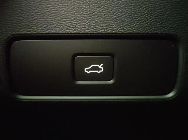 Volvo XC40 nuova a Modena (19)