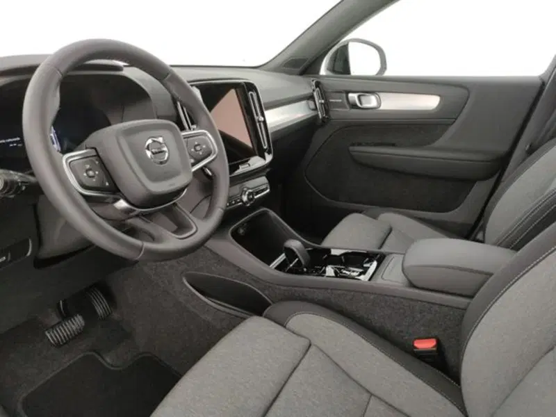 Volvo XC40 nuova a Modena (9)