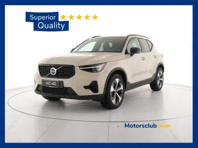 Volvo XC40 B3 automatico Plus Dark nuova a Modena