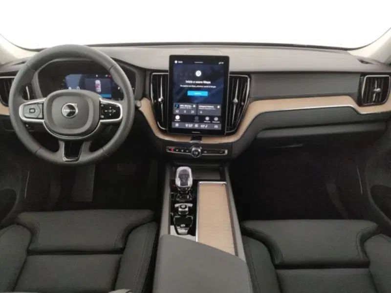 Volvo XC60 nuova a Modena (12)