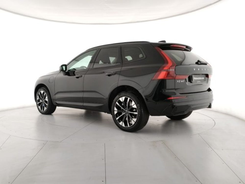 Volvo XC60 nuova a Modena (3)