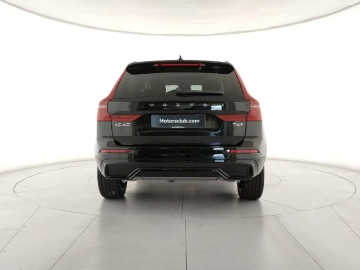 Volvo XC60 nuova a Modena (4)