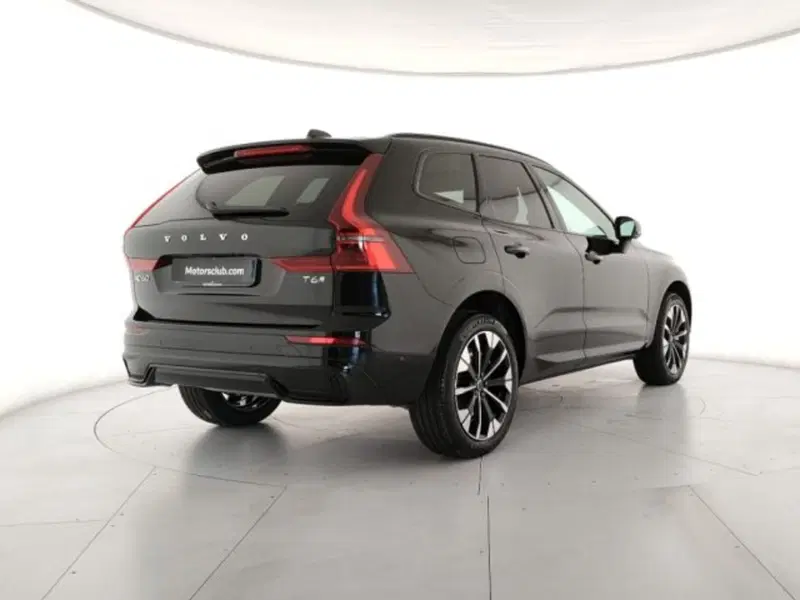 Volvo XC60 nuova a Modena (5)