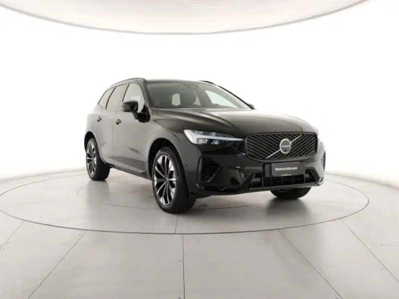 Volvo XC60 nuova a Modena (6)