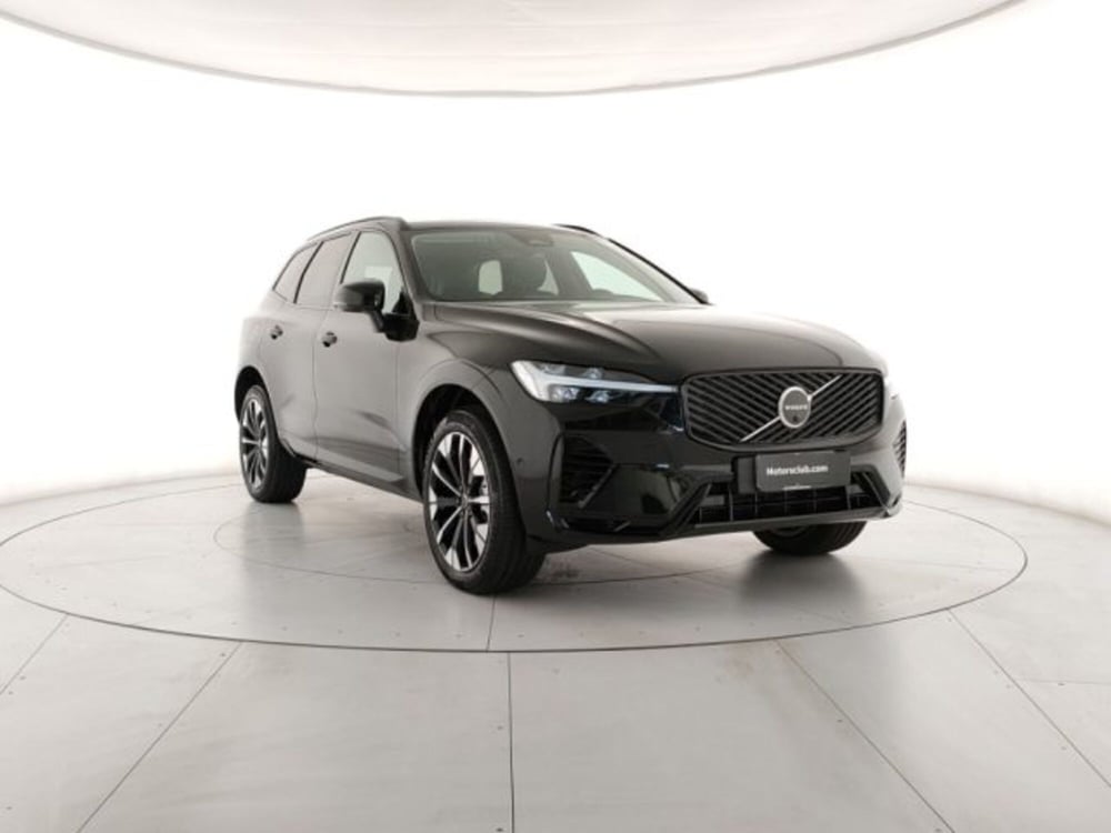 Volvo XC60 nuova a Modena (6)