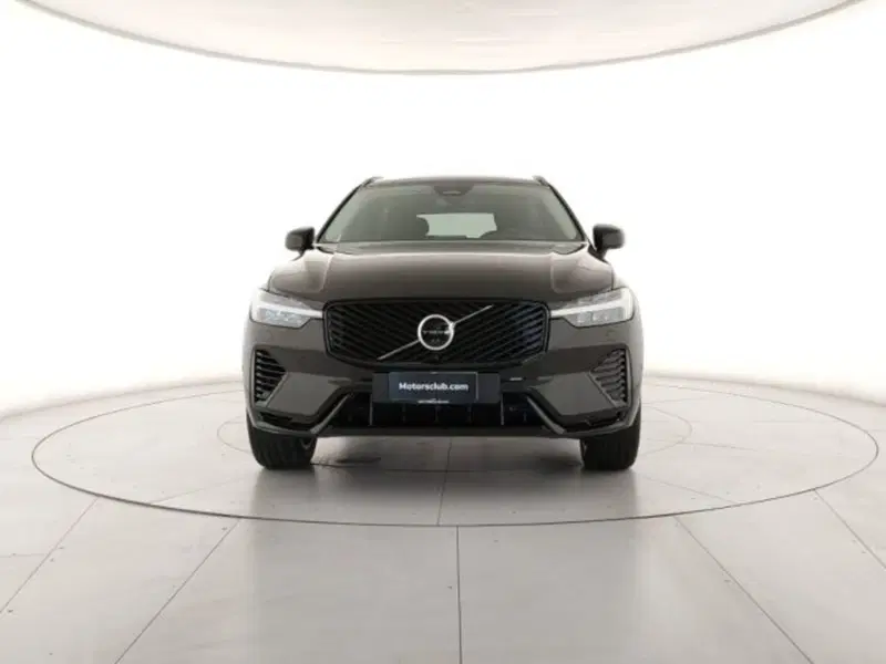 Volvo XC60 nuova a Modena (7)