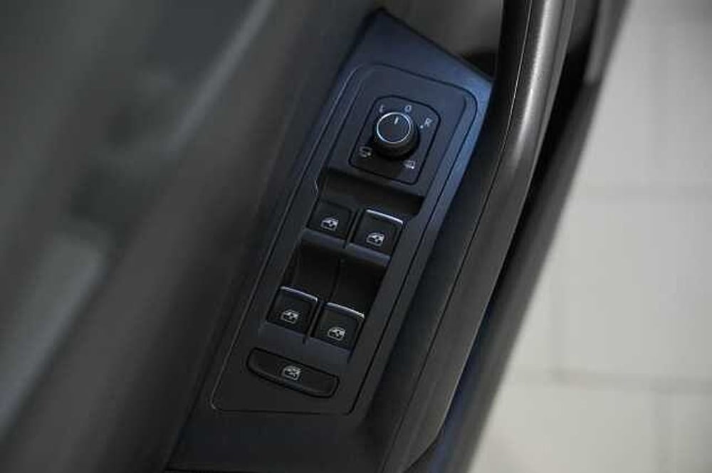 Volkswagen T-Roc usata a Como (10)