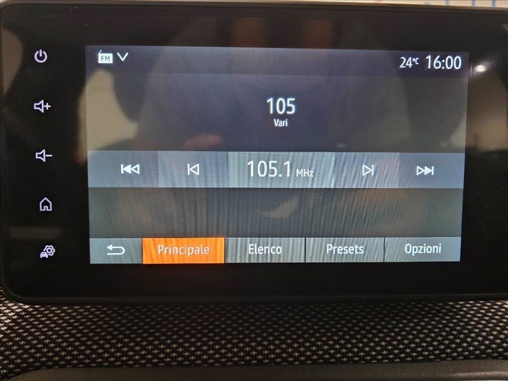 Dacia Sandero usata a Palermo (19)