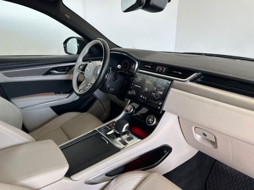 Jaguar F-Pace usata a Modena (10)