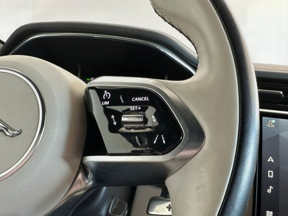 Jaguar F-Pace usata a Modena (13)