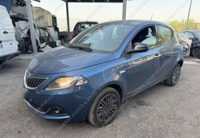 Lancia Ypsilon usata a Lecce