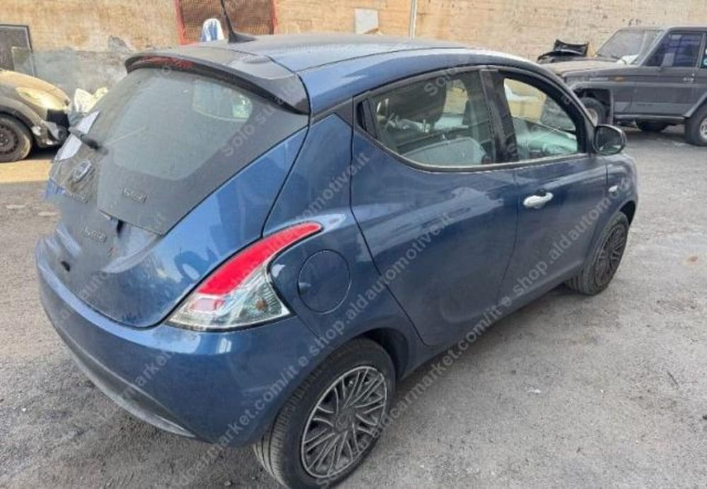 Lancia Ypsilon usata a Lecce (2)