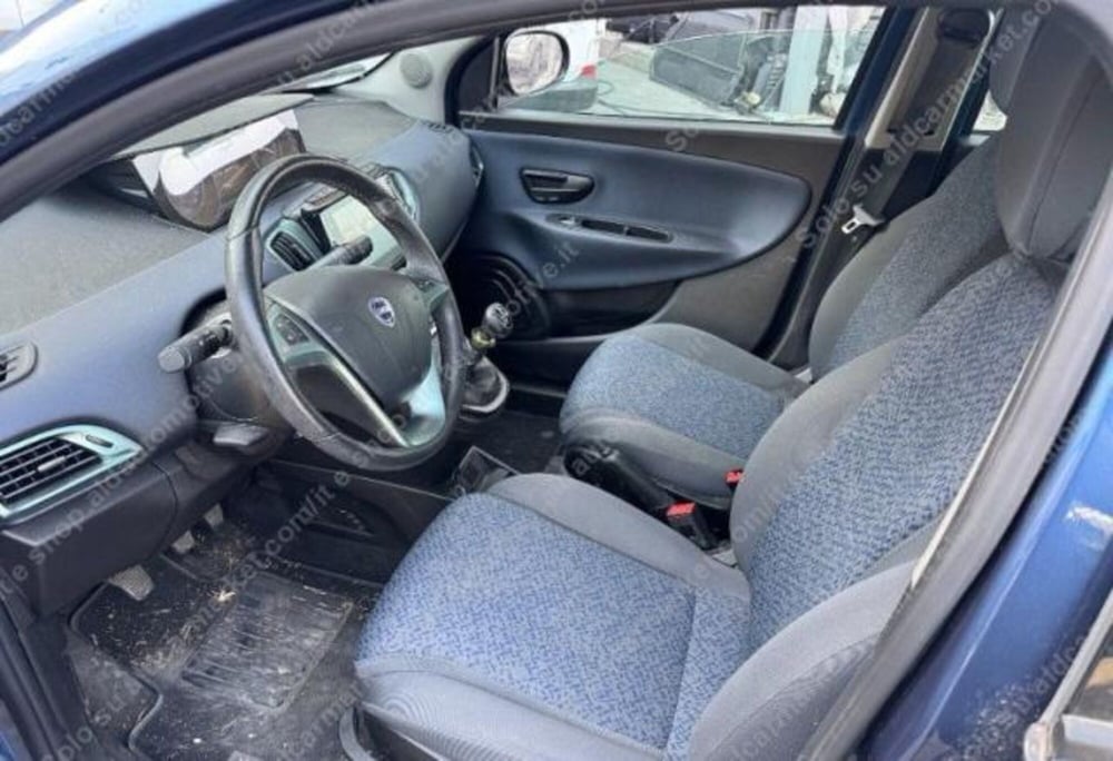 Lancia Ypsilon usata a Lecce (4)