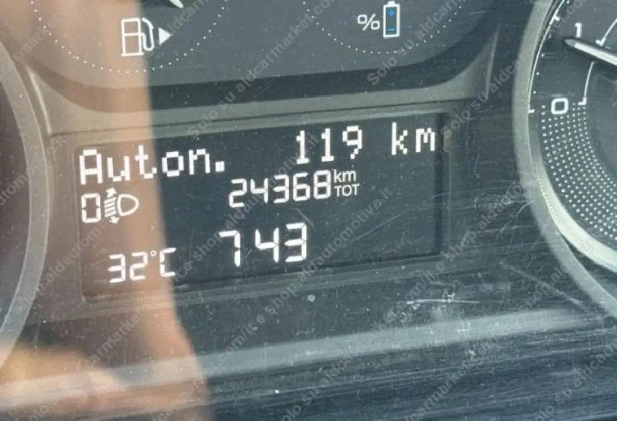 Lancia Ypsilon usata a Lecce (6)