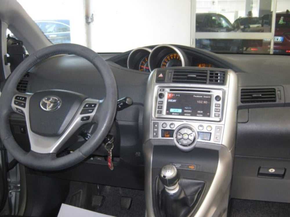 Toyota Verso usata a Ascoli Piceno (8)