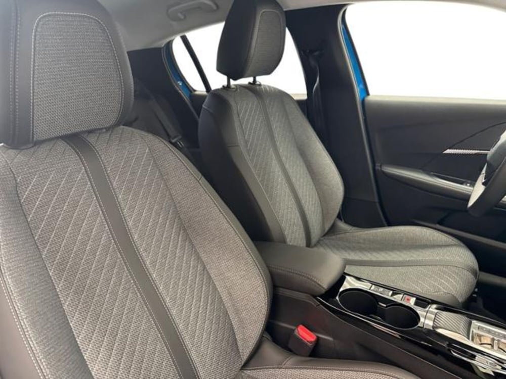 Peugeot 208 nuova a Ancona (16)