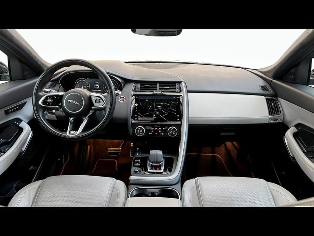 Jaguar E-Pace usata a Varese (4)