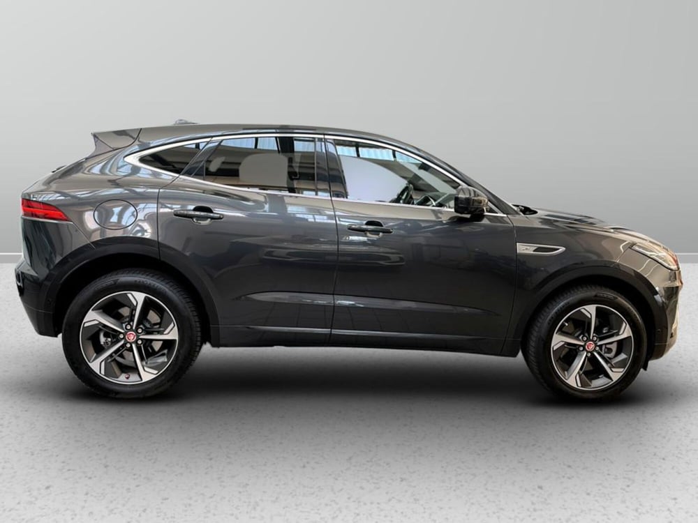 Jaguar E-Pace usata a Varese (6)