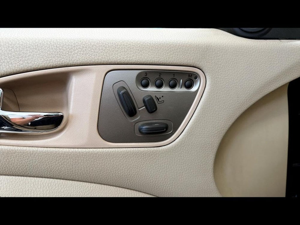 Jaguar XK usata a Varese (12)