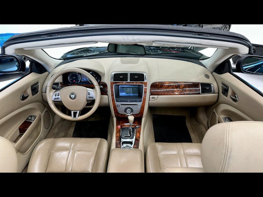 Jaguar XK usata a Varese (4)