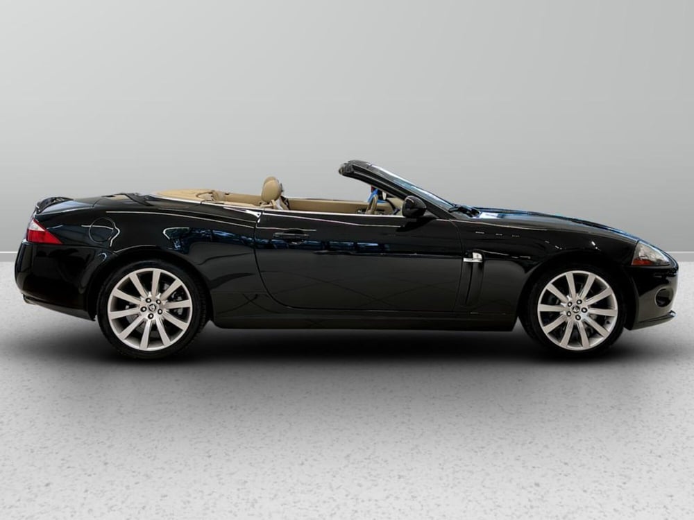 Jaguar XK usata a Varese (6)