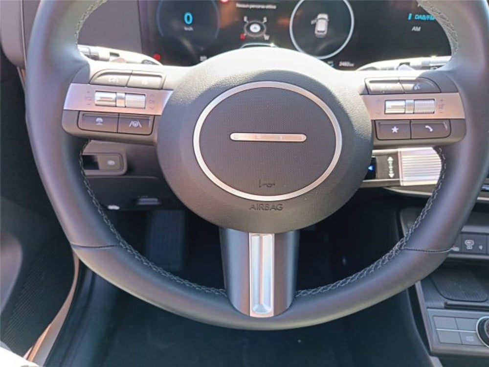 Hyundai Kona nuova a Bari (15)