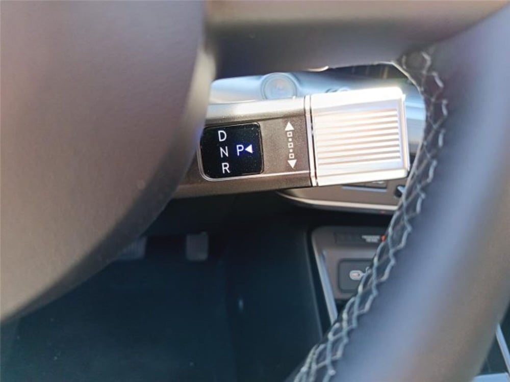 Hyundai Kona nuova a Bari (16)