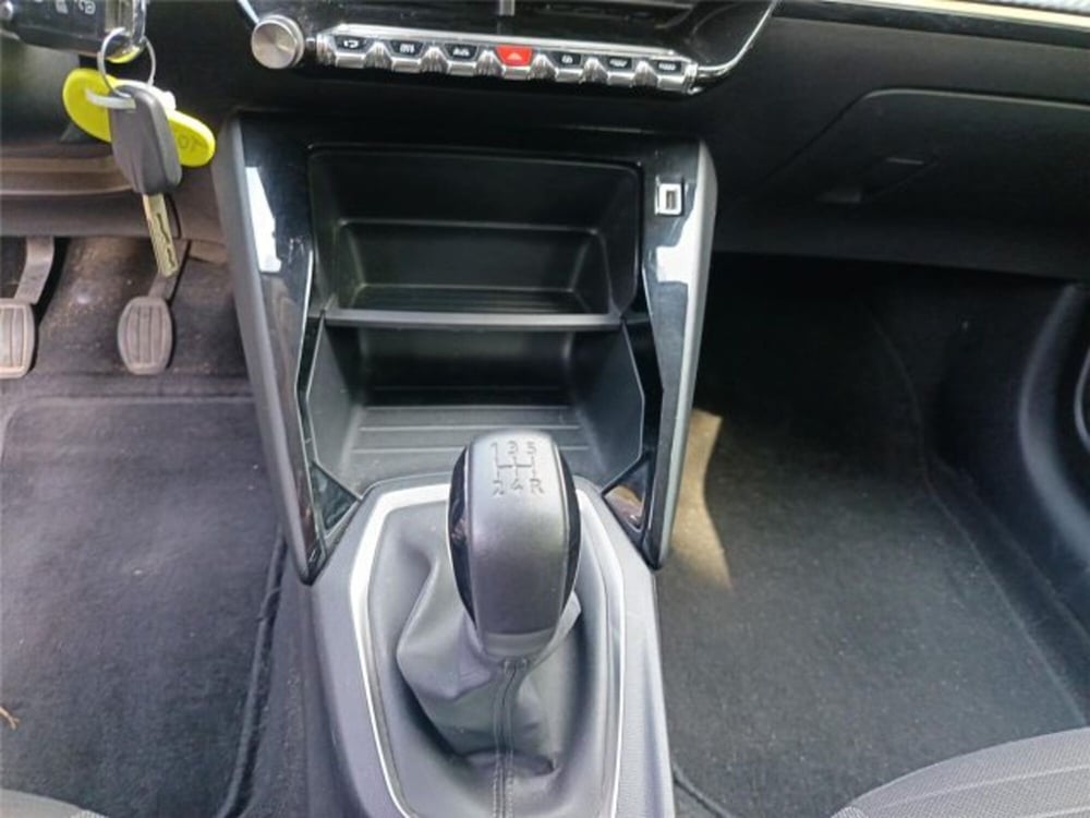 Peugeot 208 usata a Bari (18)