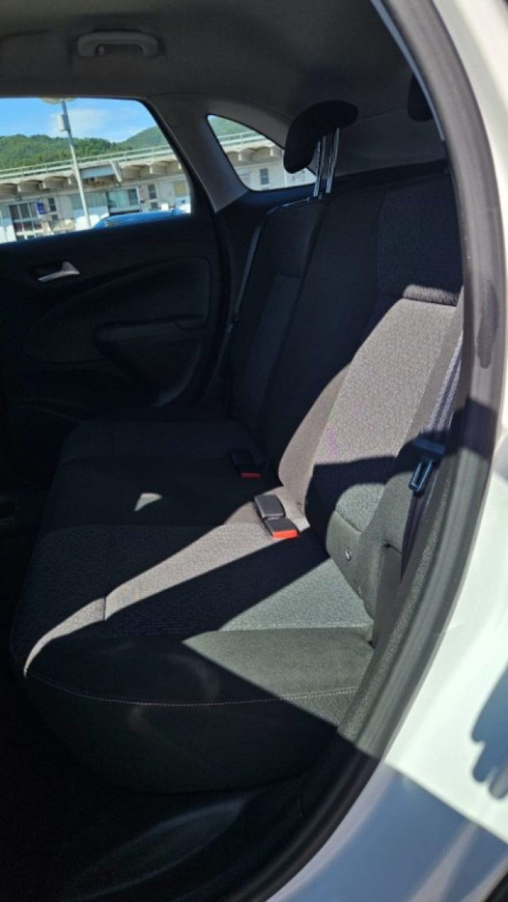 Opel Crossland X usata a Lucca (16)