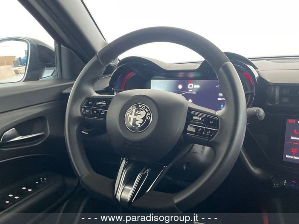 Alfa Romeo Junior nuova a Catanzaro (17)