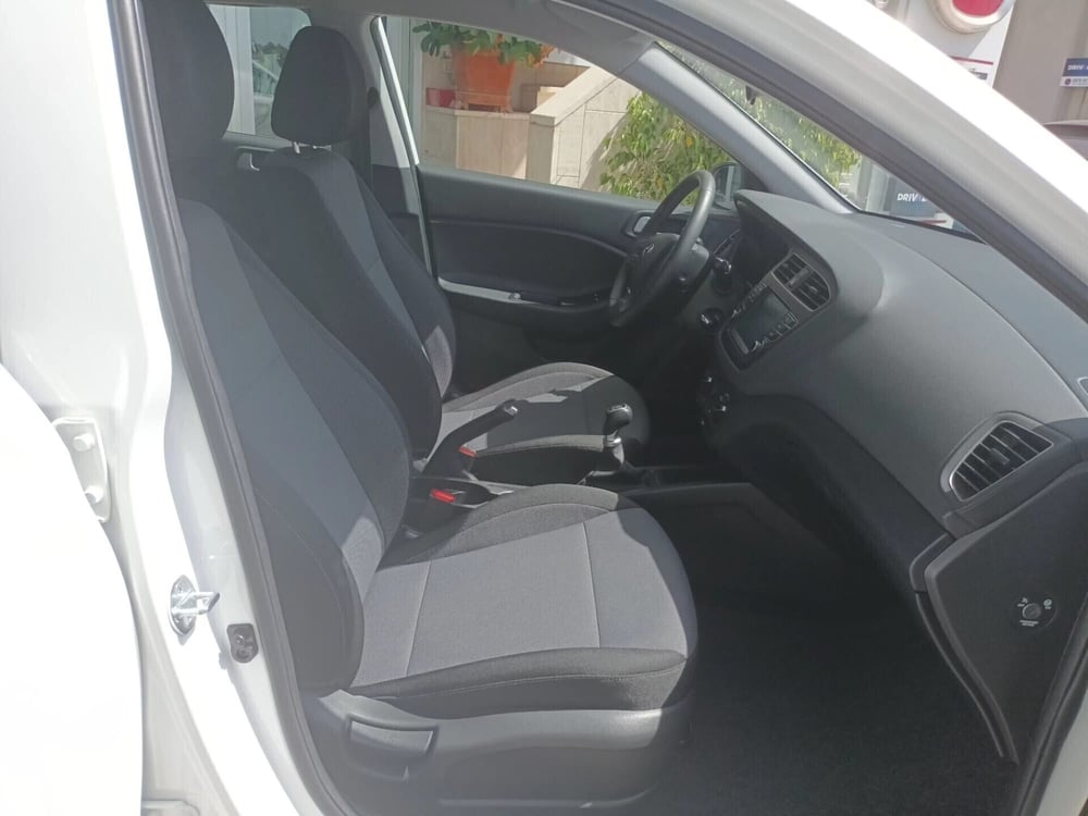 Hyundai i20 usata a Bari (16)