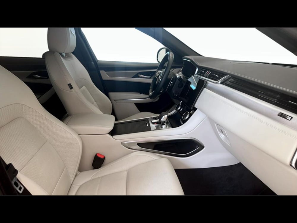 Jaguar F-Pace usata a Varese (3)