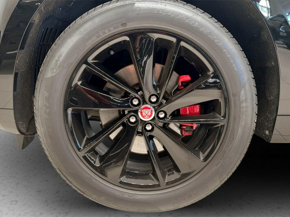 Jaguar F-Pace usata a Varese (9)