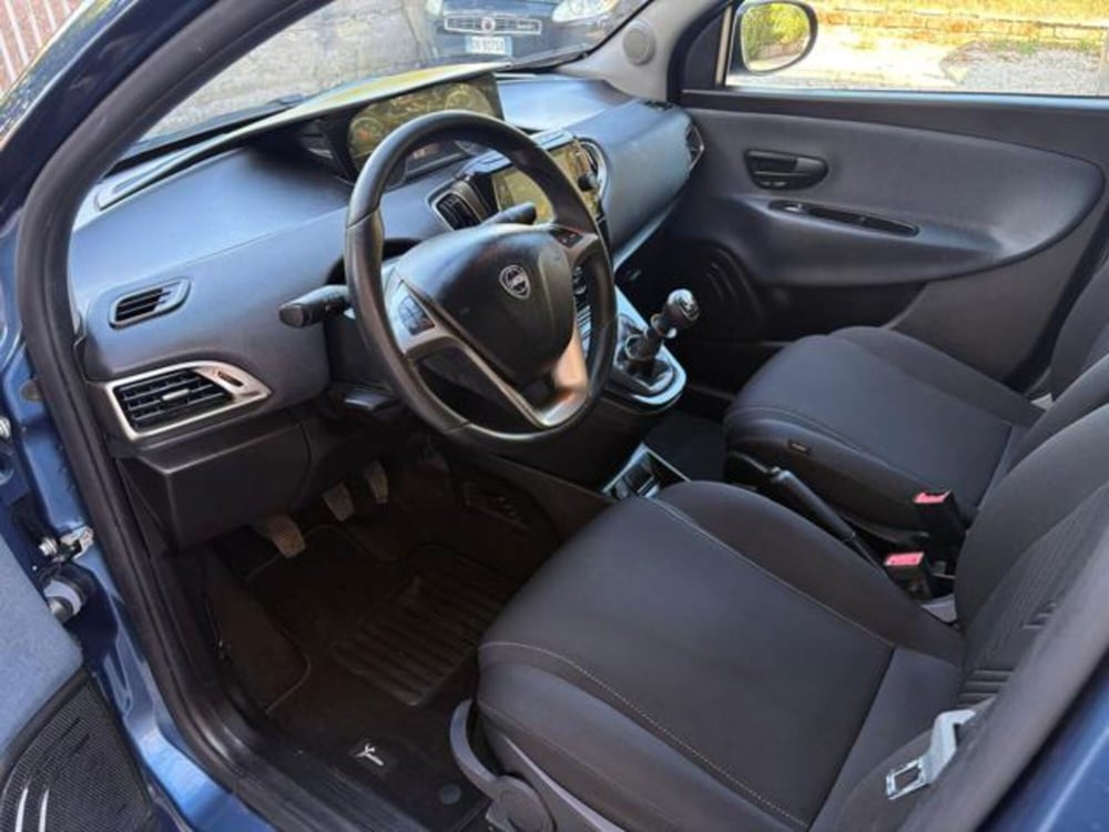 Lancia Ypsilon usata a Roma (13)