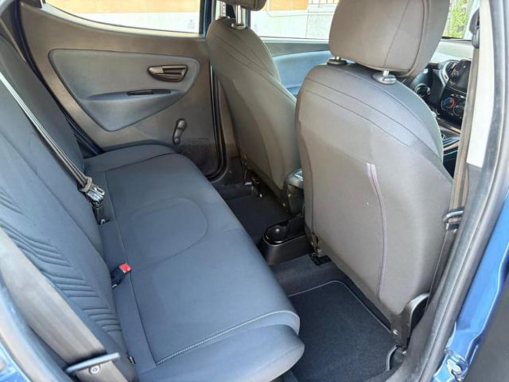 Lancia Ypsilon usata a Roma (16)
