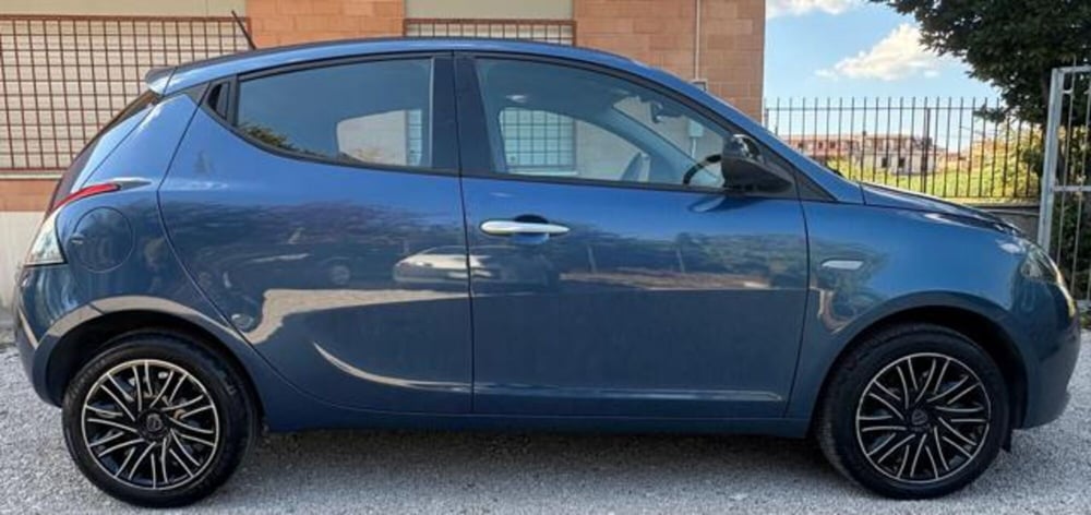 Lancia Ypsilon usata a Roma (9)