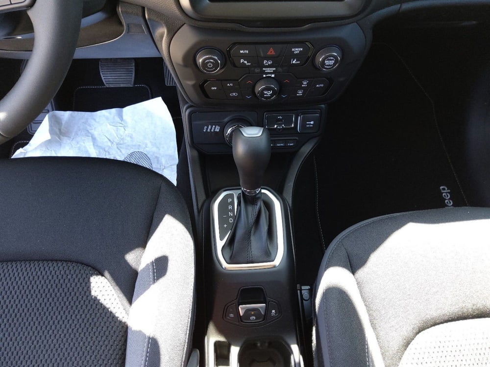 Jeep Renegade nuova a Monza e Brianza (14)