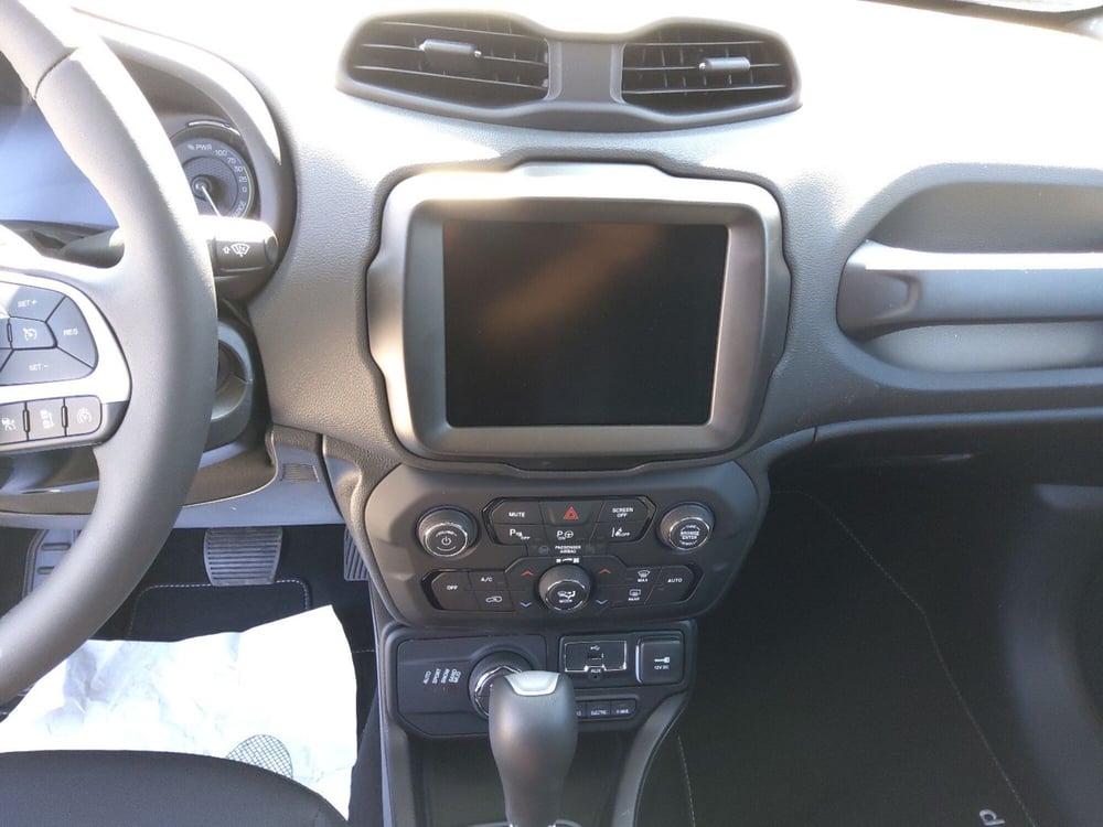 Jeep Renegade nuova a Monza e Brianza (15)