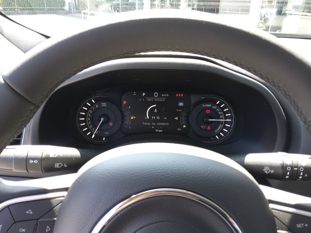 Jeep Renegade nuova a Monza e Brianza (18)