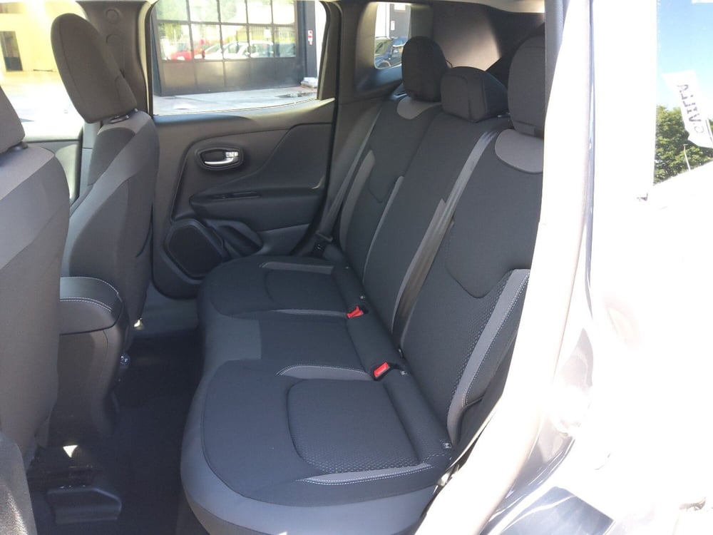 Jeep Renegade nuova a Monza e Brianza (19)