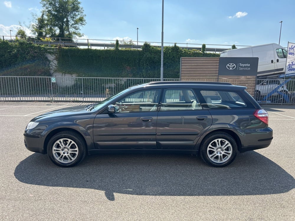 Subaru Outback usata a Piacenza (3)