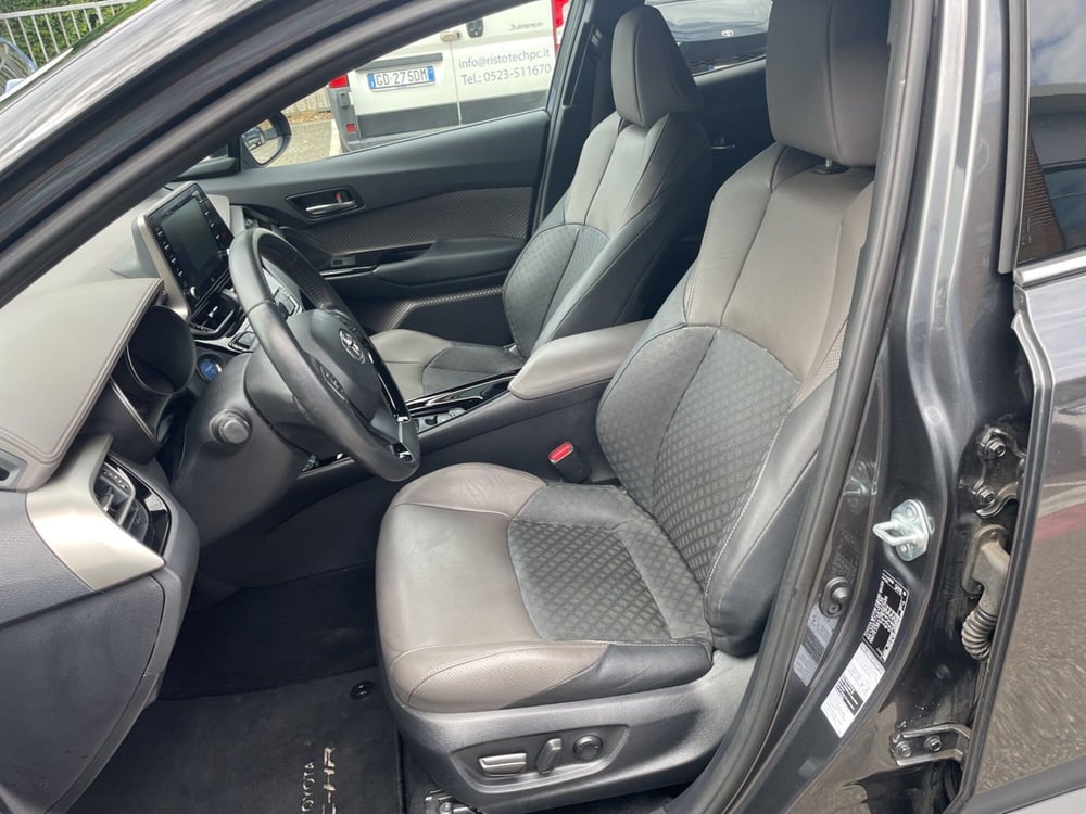 Toyota Toyota C-HR usata a Piacenza (13)