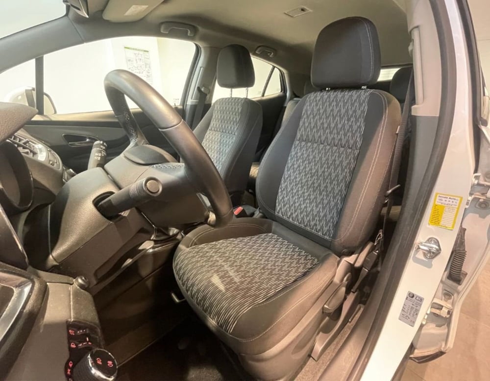 Opel Mokka usata a Ferrara (12)