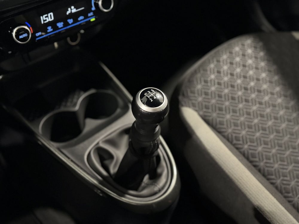 Toyota Aygo X usata a Brescia (14)