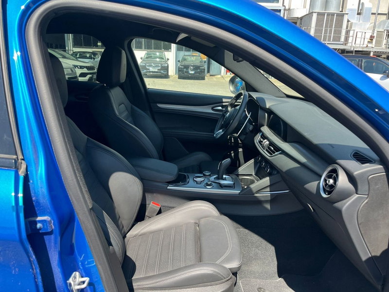 Alfa Romeo Stelvio usata a Milano (13)