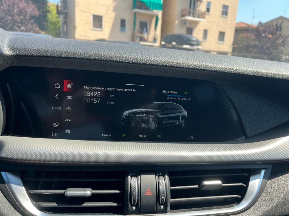 Alfa Romeo Stelvio usata a Milano (18)