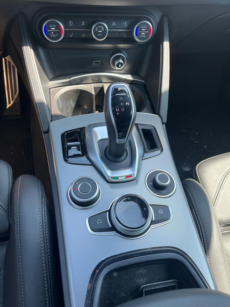 Alfa Romeo Stelvio usata a Milano (19)