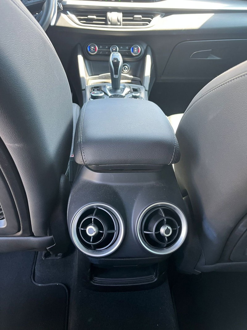 Alfa Romeo Stelvio usata a Milano (20)