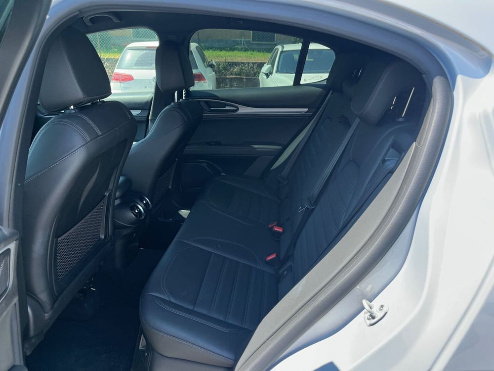 Alfa Romeo Stelvio usata a Milano (13)