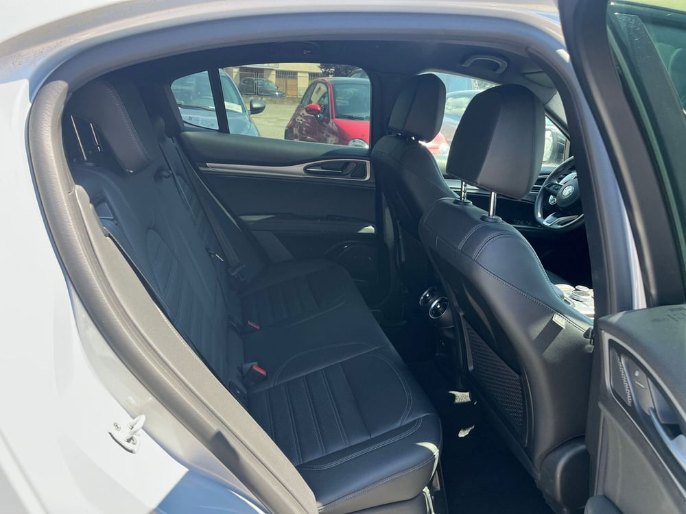 Alfa Romeo Stelvio usata a Milano (15)